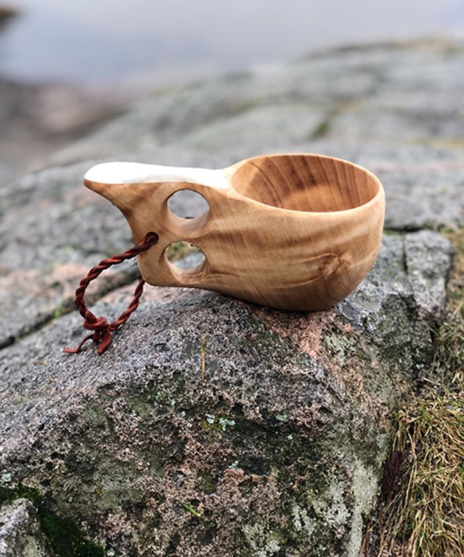 Turkopp med to hull og reinsdyrbein på hanken