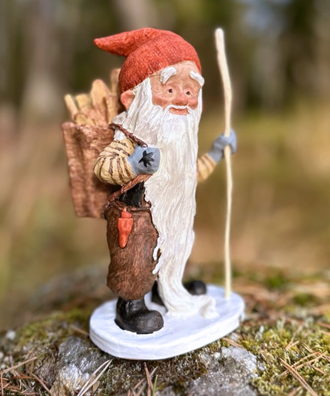 Midthun-nisse med stav